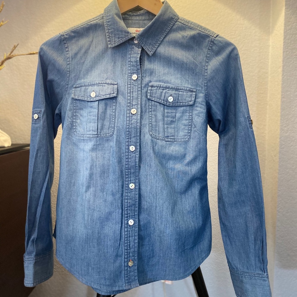 Vineyard Vines denim button down shirt